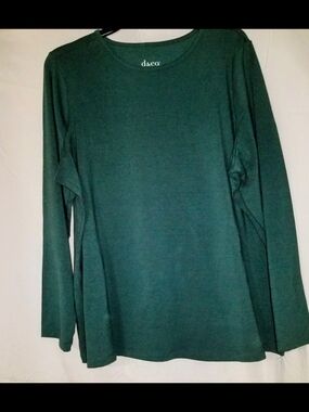 d&co Green Long Sleeve Crewneck Blouse